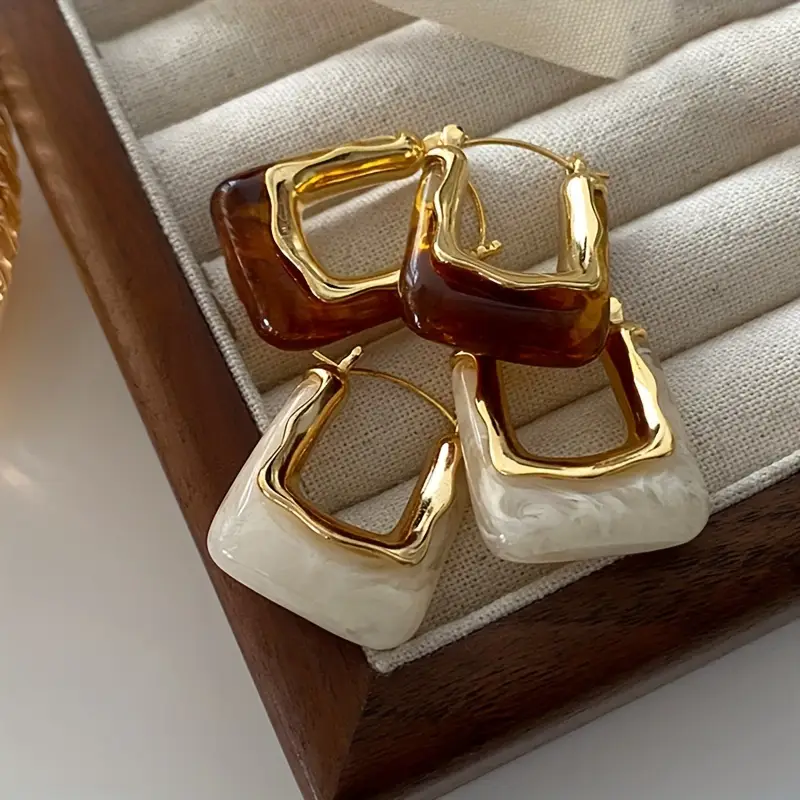 Romantic Gold Earring for Special Moments