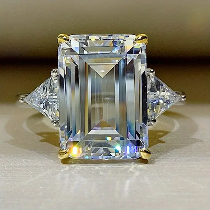 Classic Gold Ring with Timeless Appeal