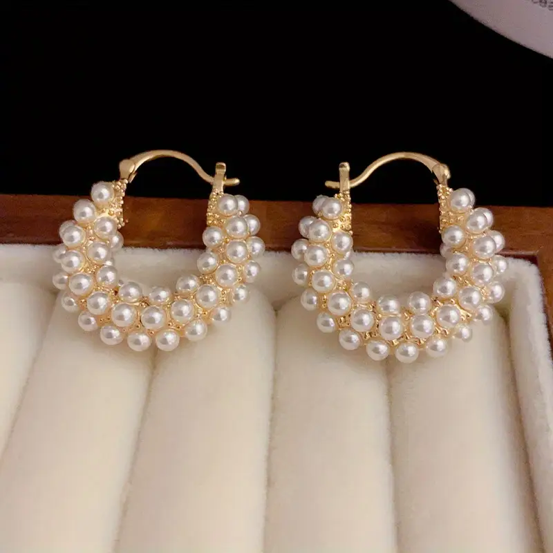 Elegant Gold Earring for Every Occasion