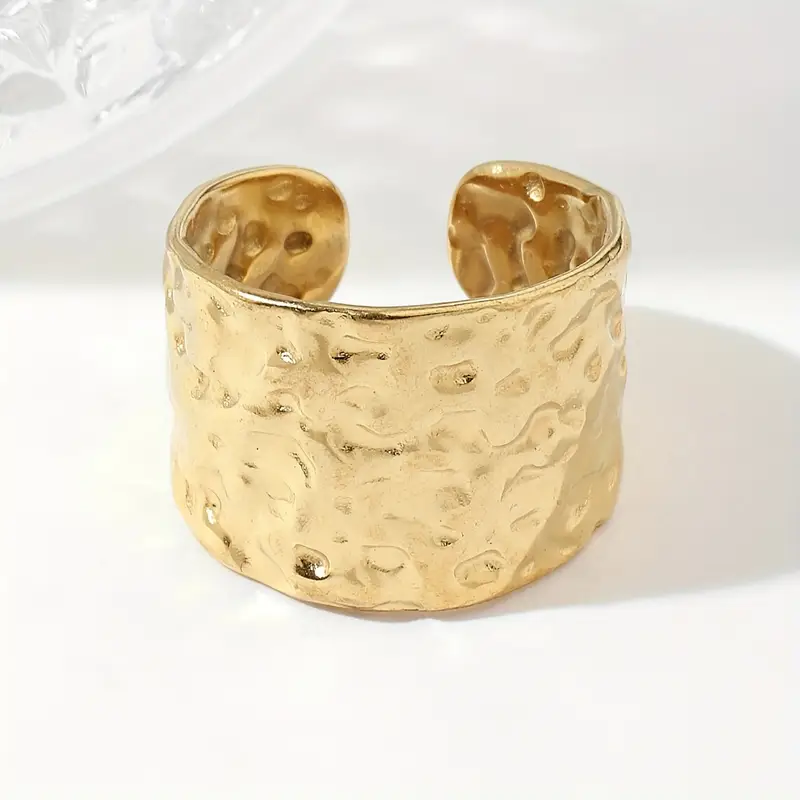 Beautiful Gold Bracelet with Unique Style