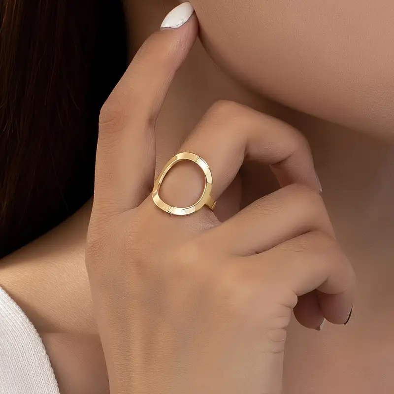 Charming Gold Ring for Any Occasion