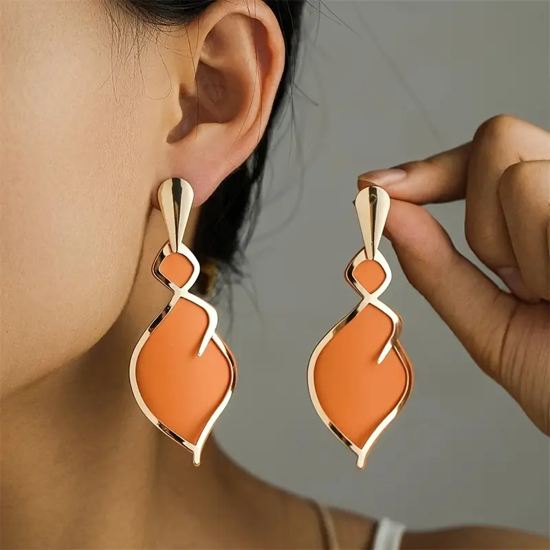 Stunning Gold Earring for Daily Wear
