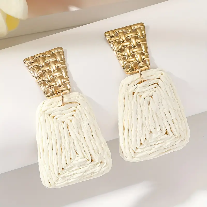 Beautiful Gold Earring with Unique Style