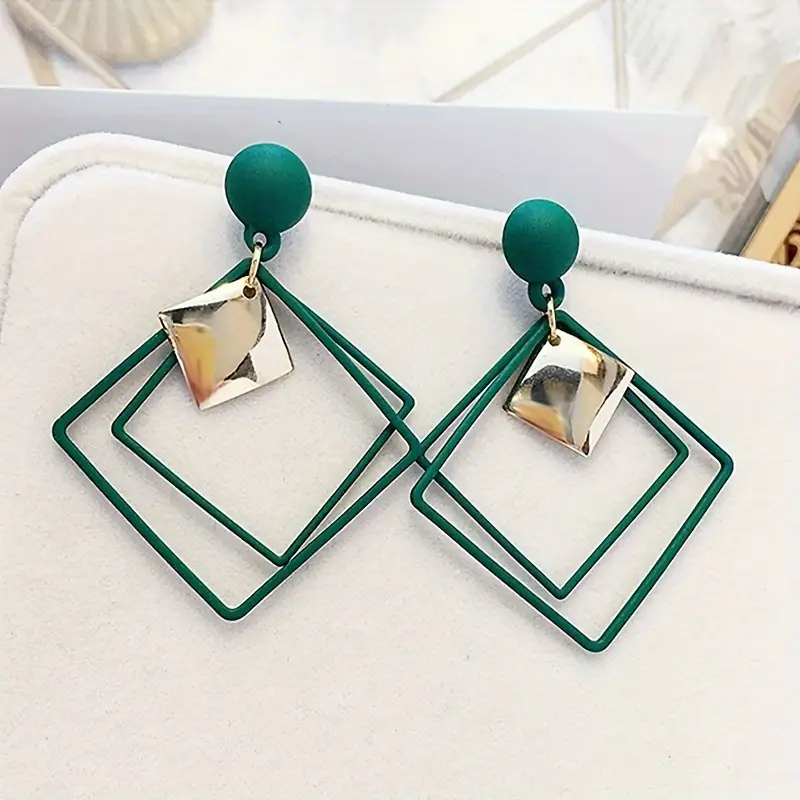 Charming Earring for Any Occasion
