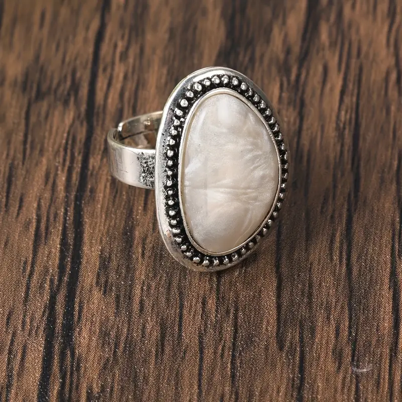 Classic Silver Ring with Timeless Appeal