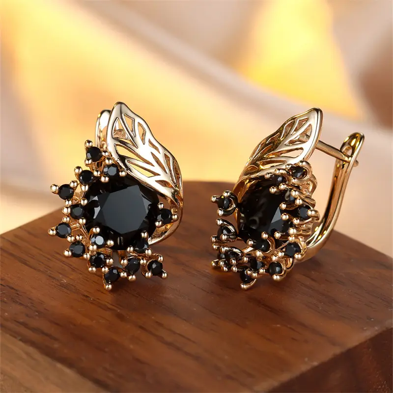 Romantic Gold Earring for Special Moments