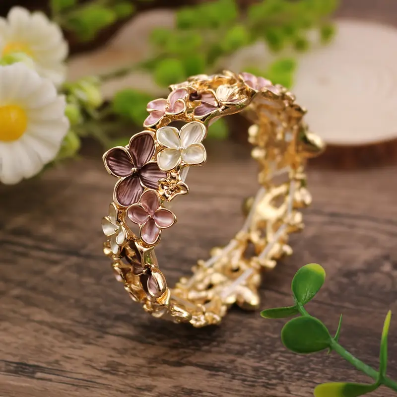 Beautiful Gold Ring with Unique Style