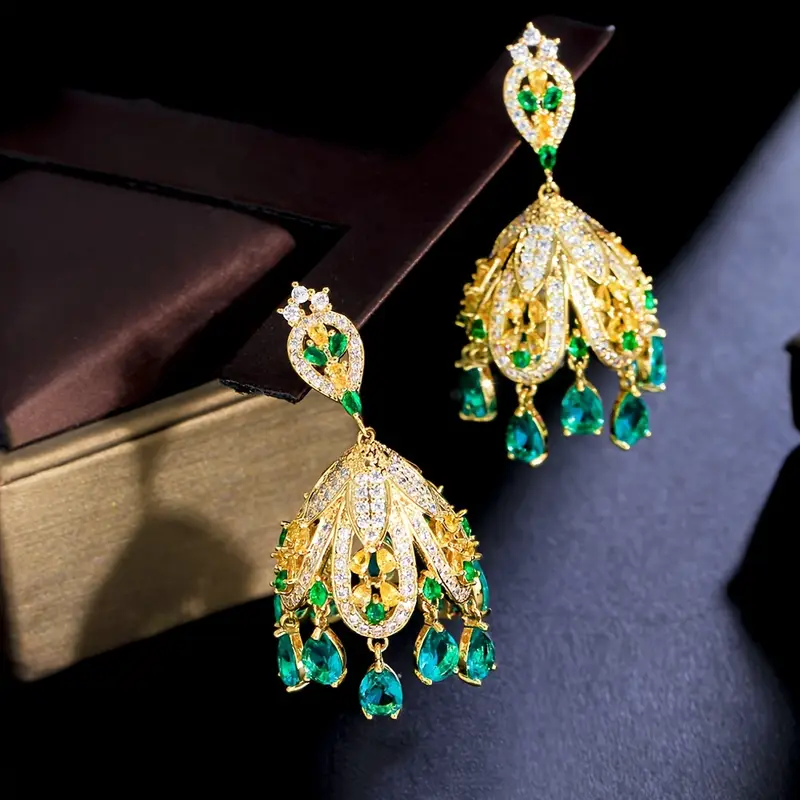 Classic Gold Earring with Timeless Appeal