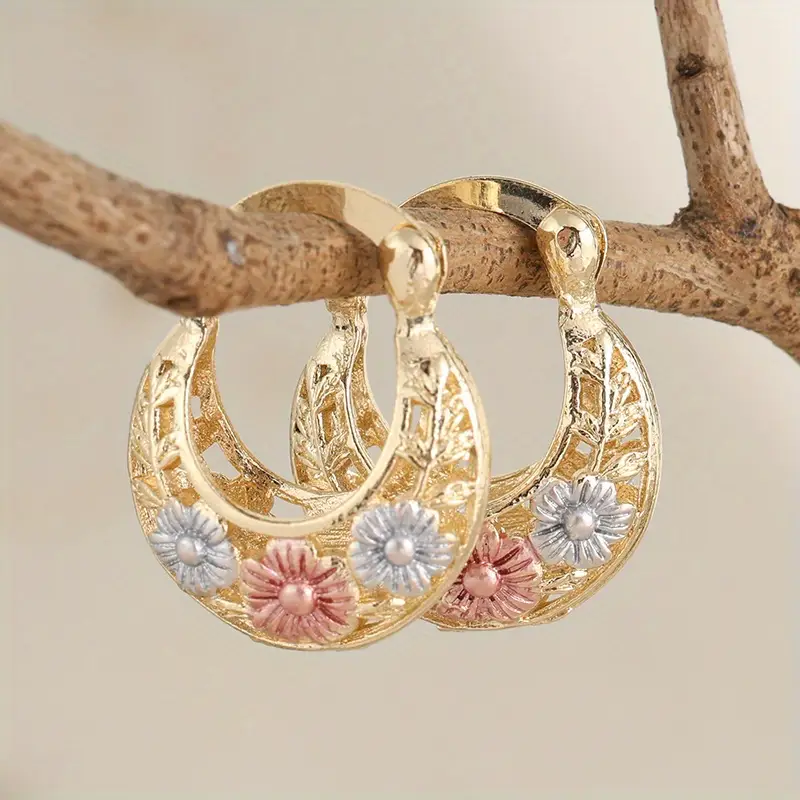Charming Gold Earring for Any Occasion