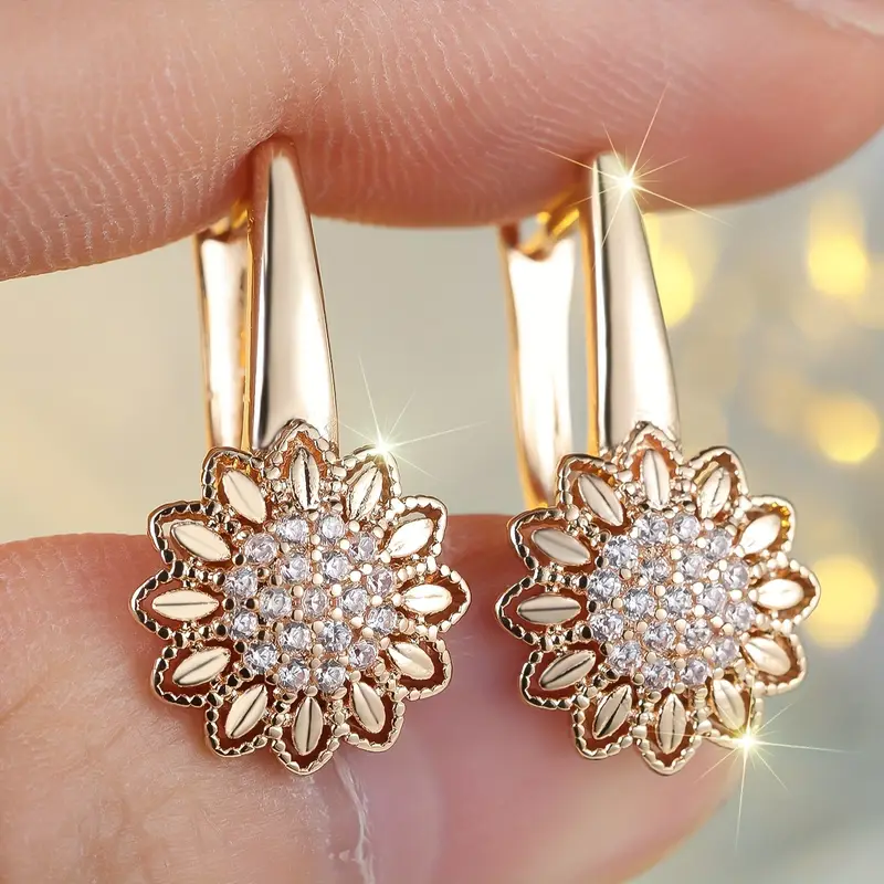 Classic Gold Earring with Timeless Appeal