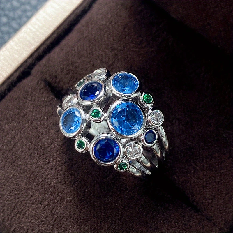 Classic Silver Ring with Timeless Appeal