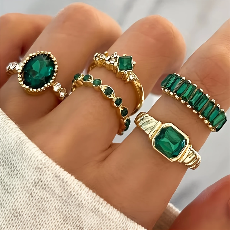 Beautiful Gold Set with Unique Style
