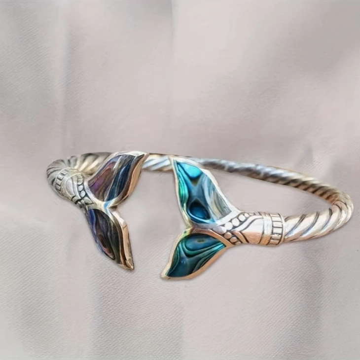 Romantic Silver Bracelet for Special Moments