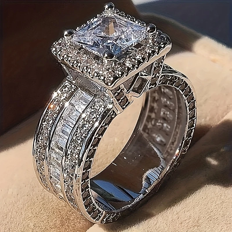Classic Silver Ring with Timeless Appeal