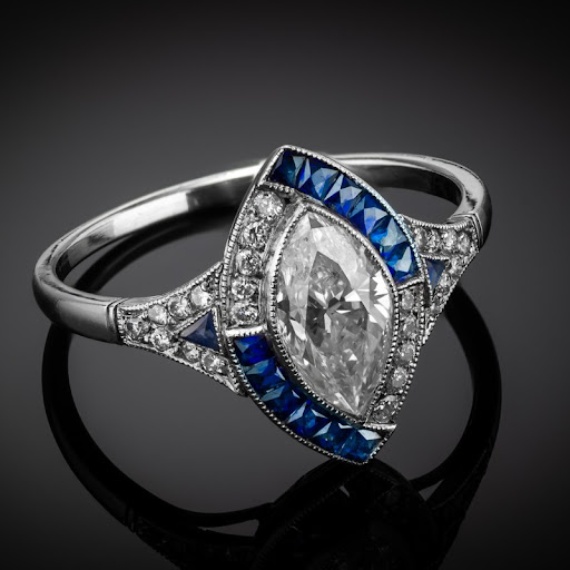 Classic Silver Ring with Timeless Appeal