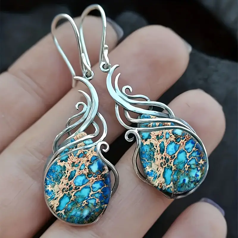 Charming Silver Earring for Any Occasion