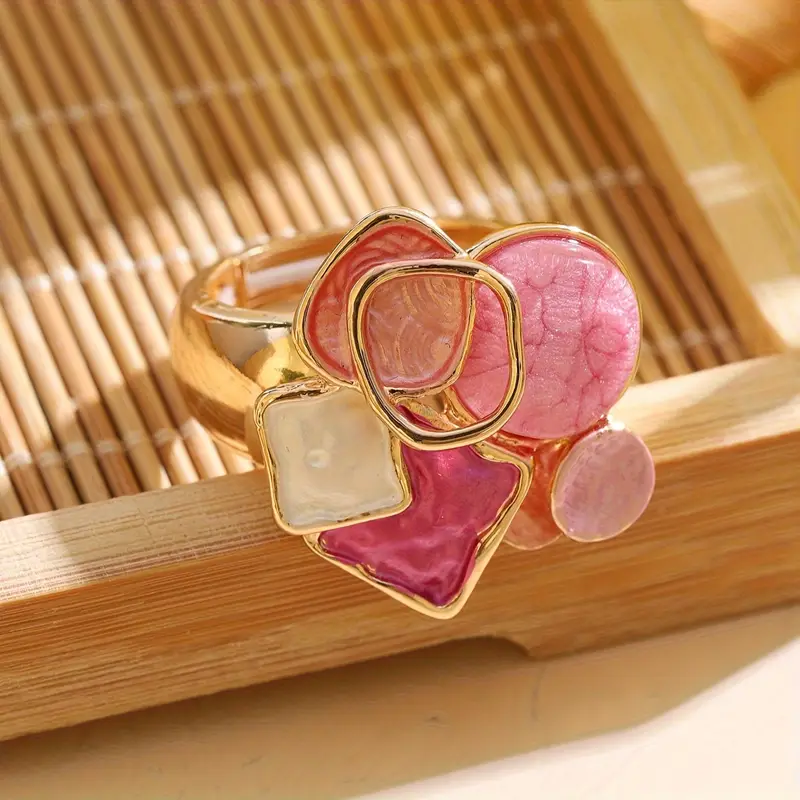 Charming Gold Ring for Any Occasion