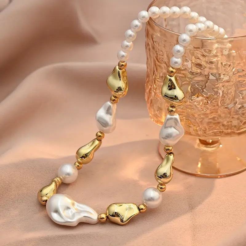 Stunning Gold Necklace for Daily Wear