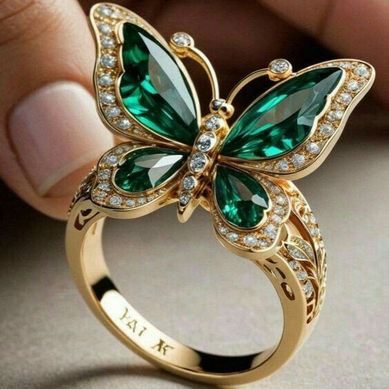 Romantic Gold Ring for Special Moments