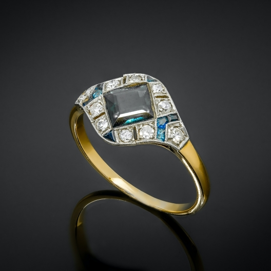 Romantic Gold Ring for Special Moments