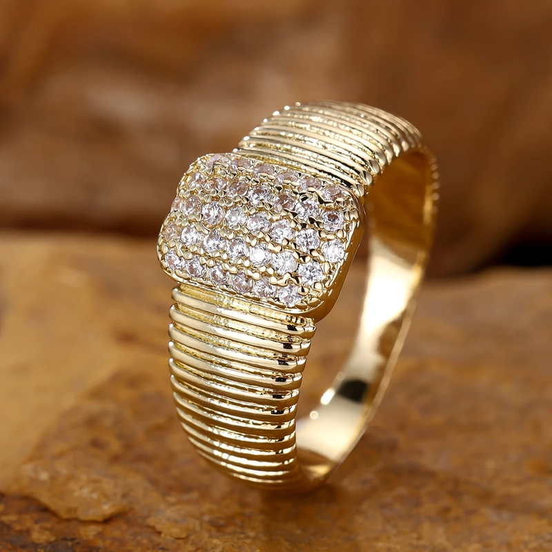 Classic Gold Ring with Timeless Appeal