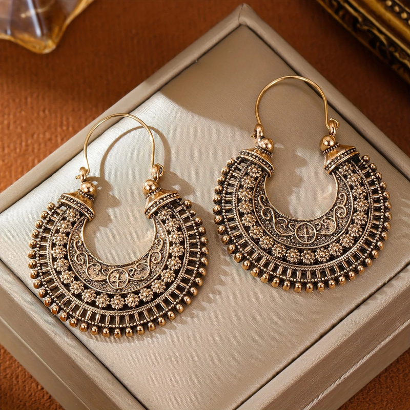 Beautiful Gold Earring with Unique Style