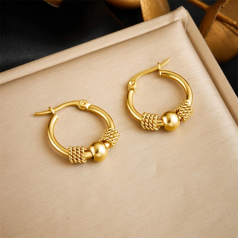Classic Gold Earring with Timeless Appeal