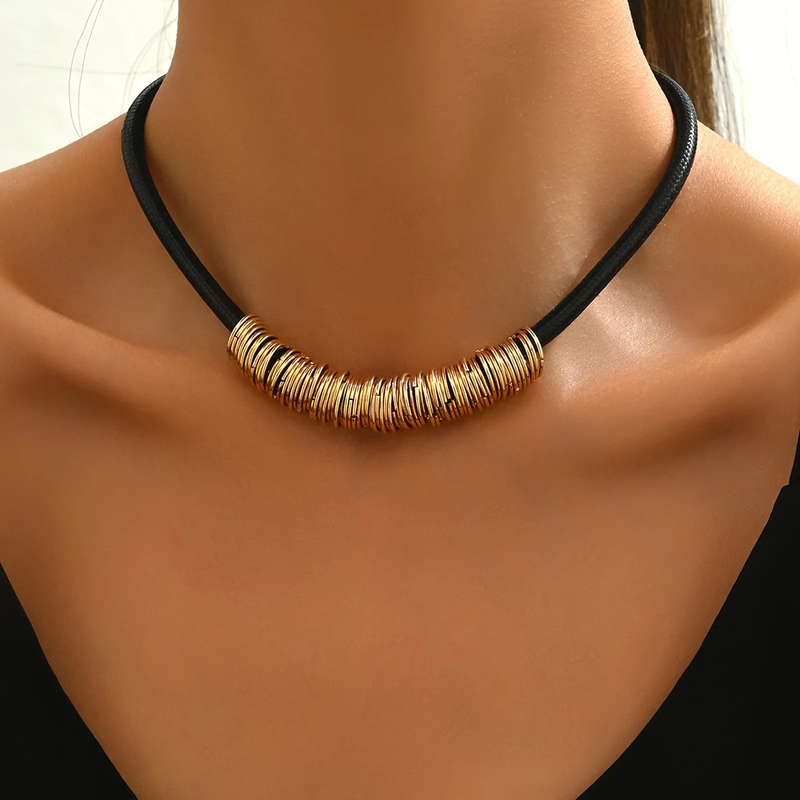 Romantic Gold Necklace for Special Moments