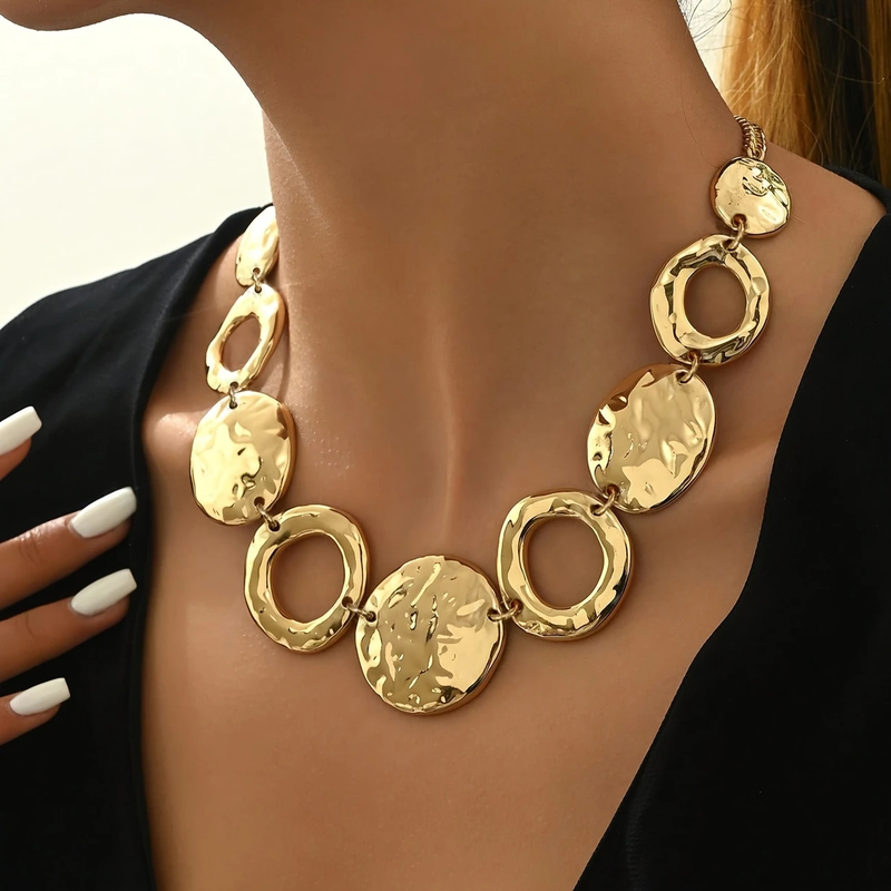 Classic Gold Necklace with Timeless Appeal
