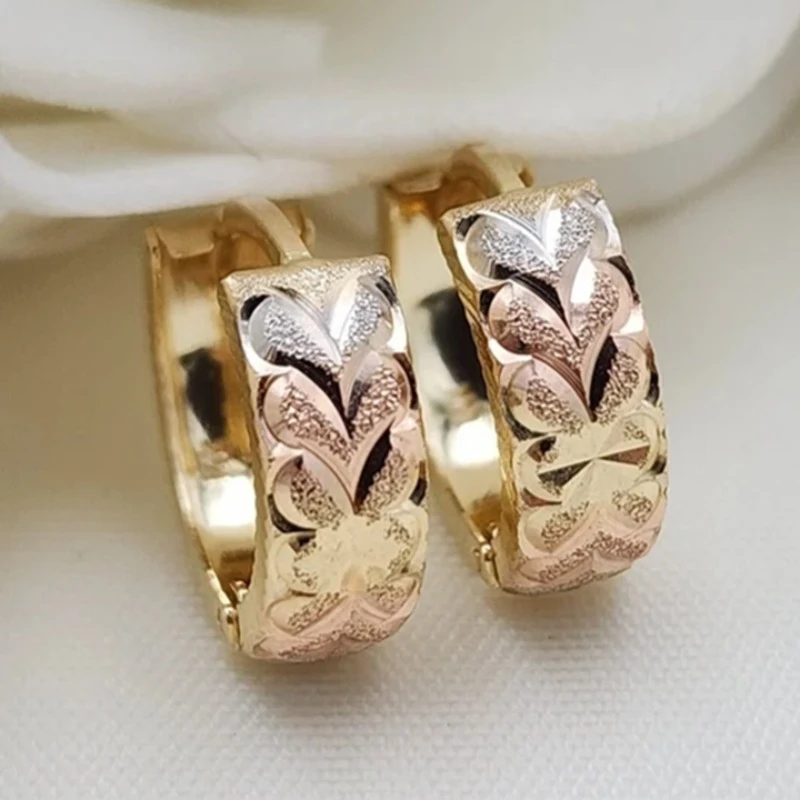 Beautiful Gold Earring with Unique Style