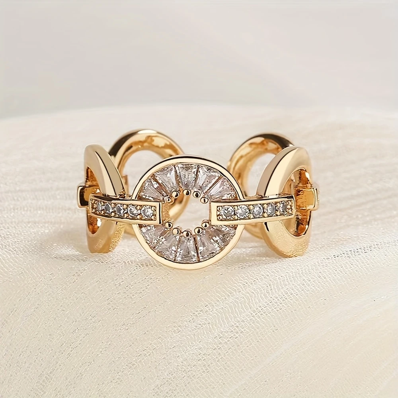 Classic Gold Chain with Timeless Appeal