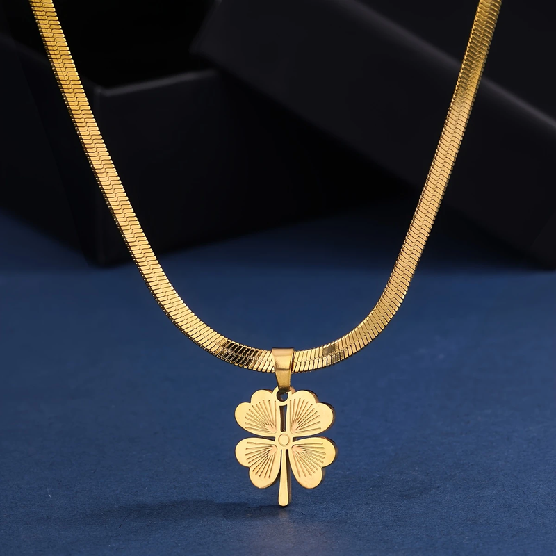 Beautiful Gold Necklace with Unique Style