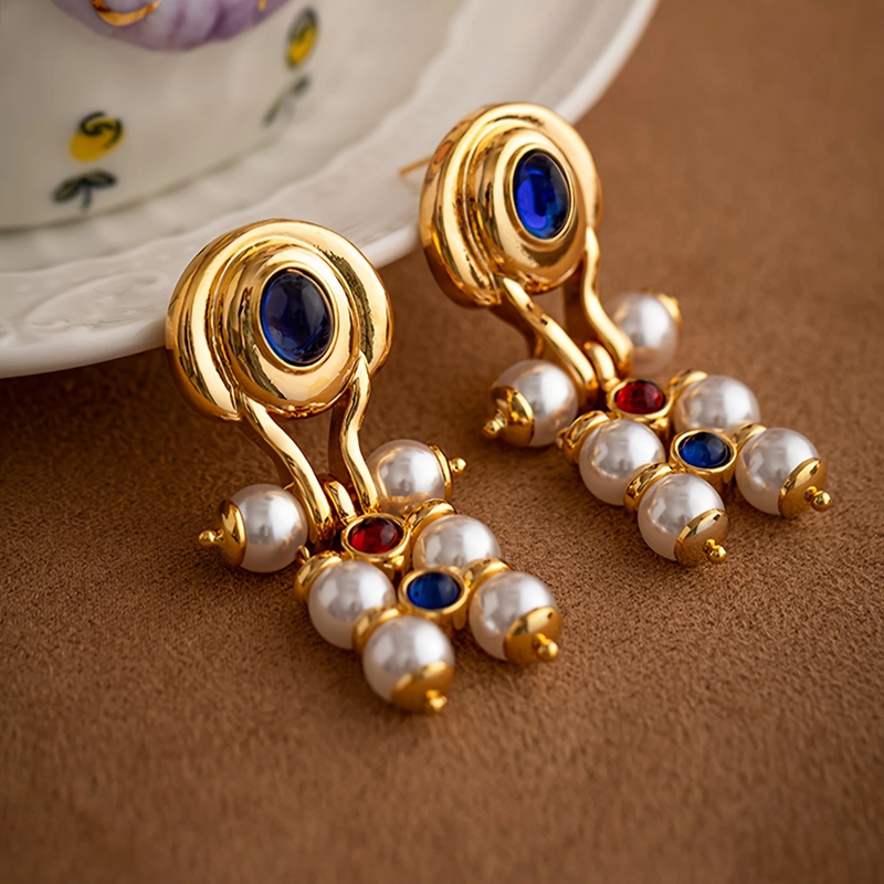 Beautiful Pearl Earring with Unique Style