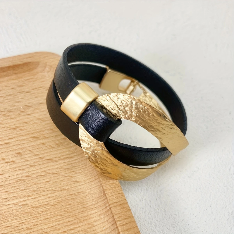 Charming Gold Bracelet for Any Occasion