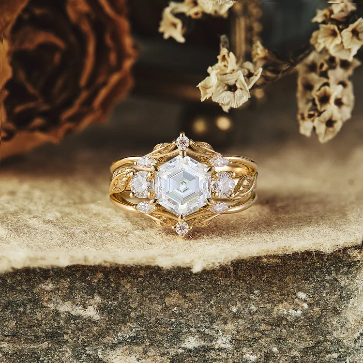 Stunning Gold Ring for Daily Wear