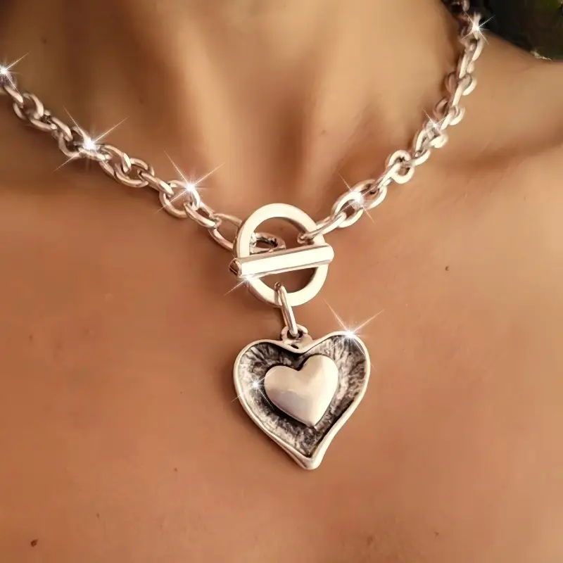 Romantic Silver Necklace for Special Moments