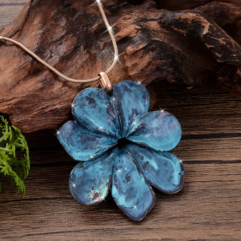 Beautiful Gold Necklace with Unique Style