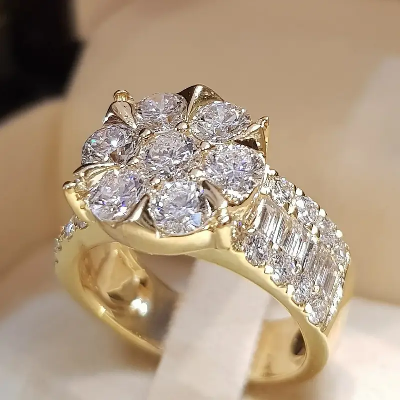 Classic Gold Ring with Timeless Appeal