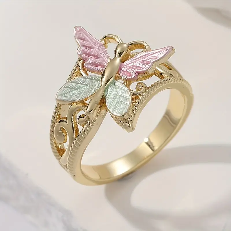 Stunning Gold Ring for Daily Wear