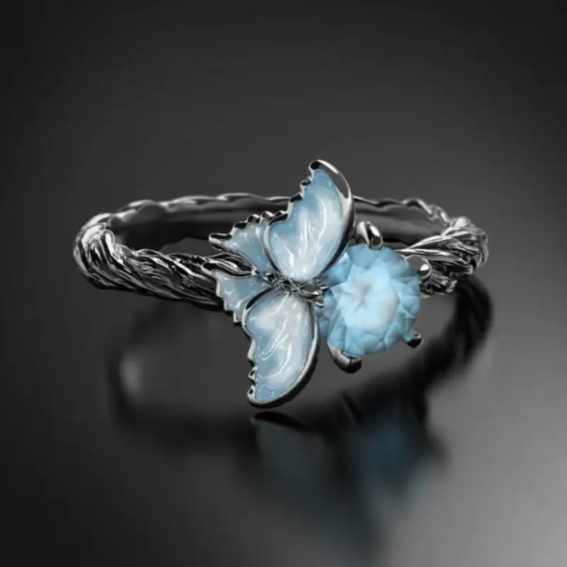 Classic Silver Ring with Timeless Appeal