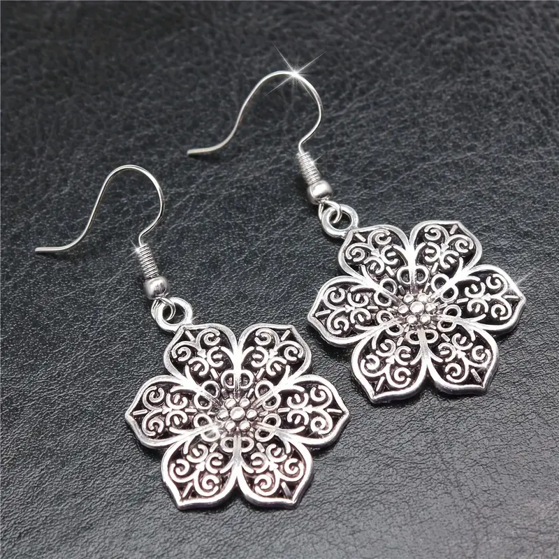 Beautiful Silver Earring with Unique Style