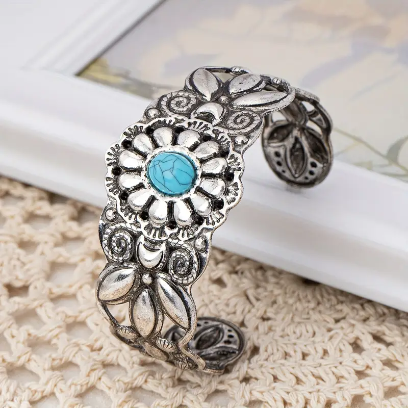 Charming Bracelet for Any Occasion