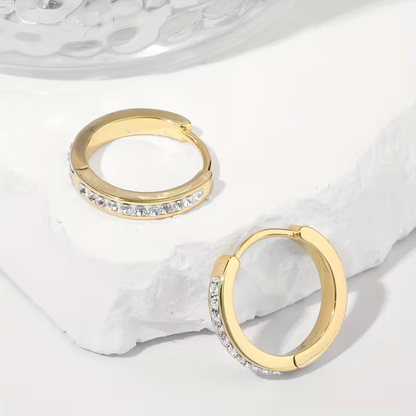 Charming Gold Earring for Any Occasion
