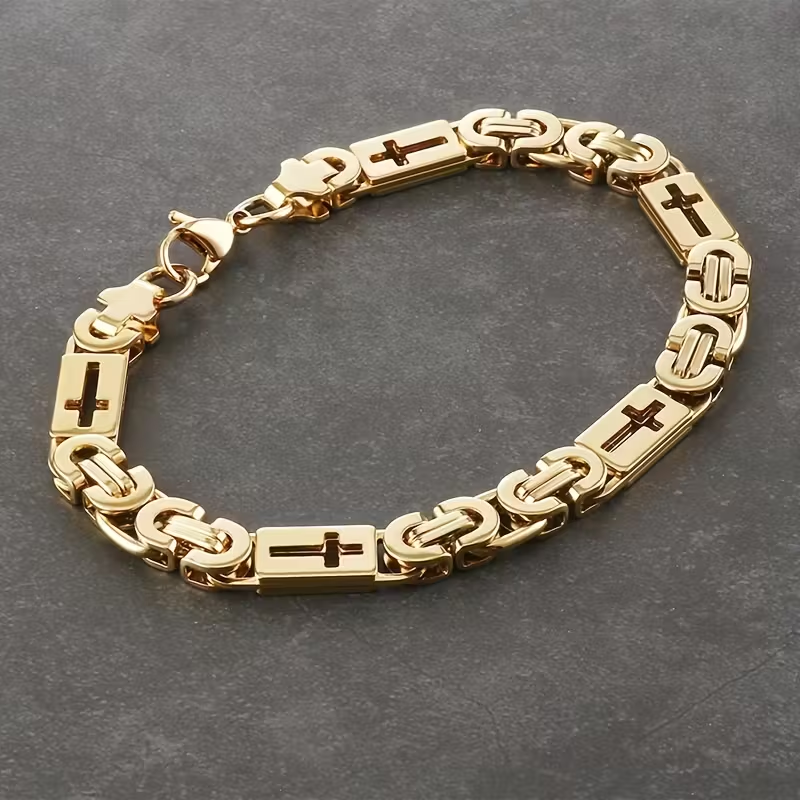 Classic Gold Bracelet with Timeless Appeal