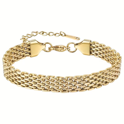 Classic Gold Bracelet with Timeless Appeal