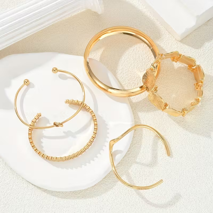 Beautiful Gold Set with Unique Style