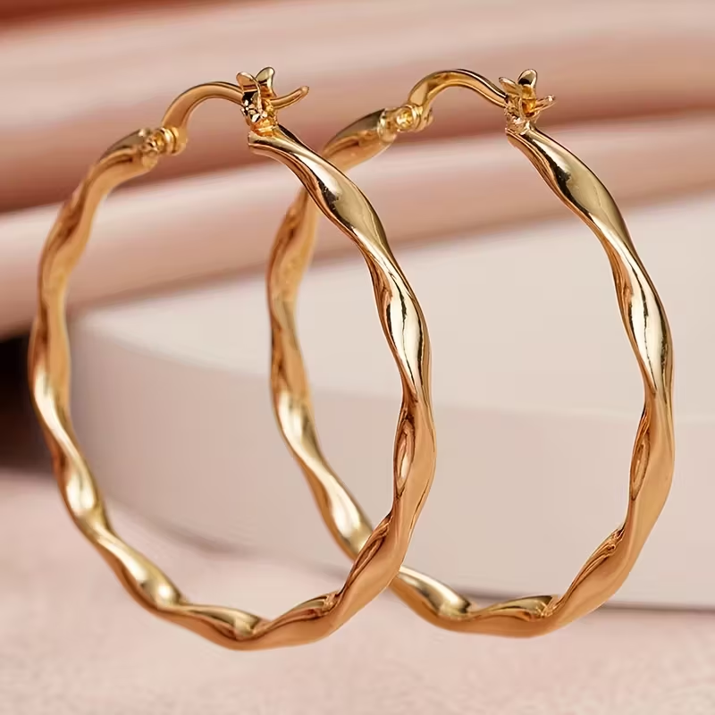 Elegant Gold Earring for Every Occasion