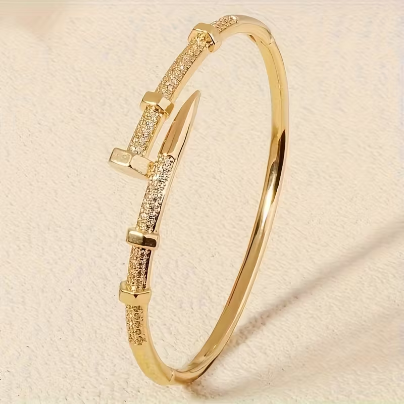 Beautiful Gold Bracelet with Unique Style
