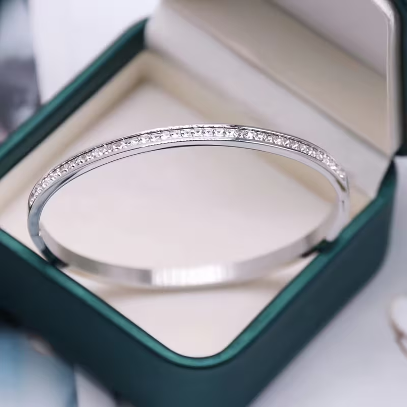 Stunning Silver Bracelet for Daily Wear