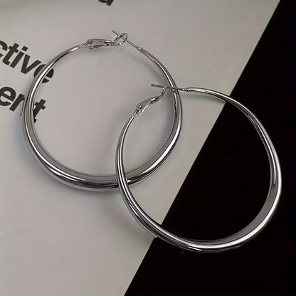 Charming Silver Earring for Any Occasion